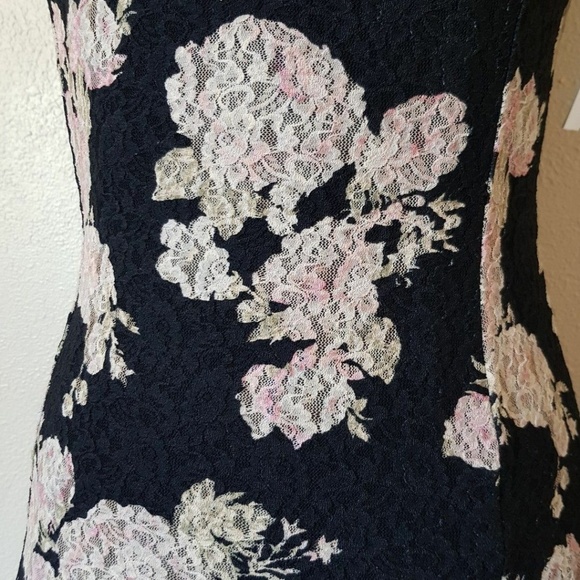 NWT WOMEN LAUREN Ralph Lauren Floral Lace dress - Picture 5 of 7